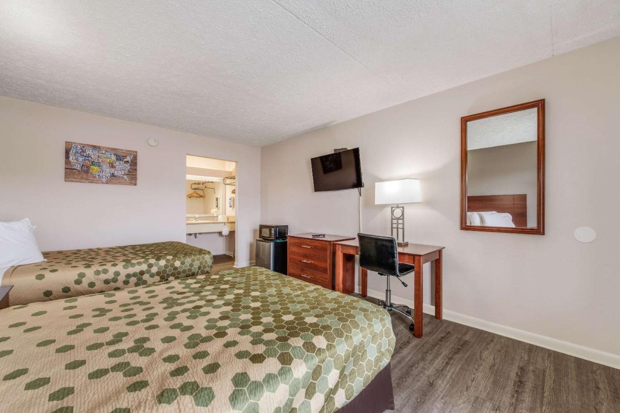 Econo Lodge *